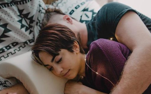 Das Spooning Pillow von Coodle